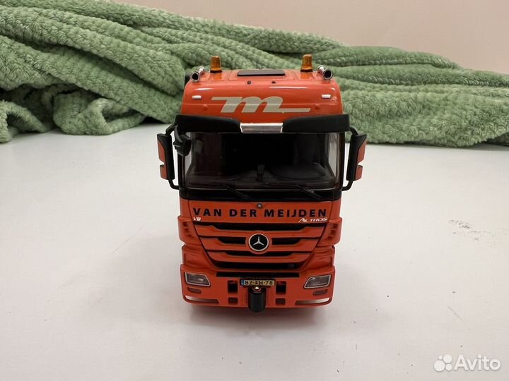 WSI 1/50 Mersedes-Benz 8x4