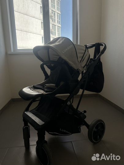 Коляска прогулочная luxmom