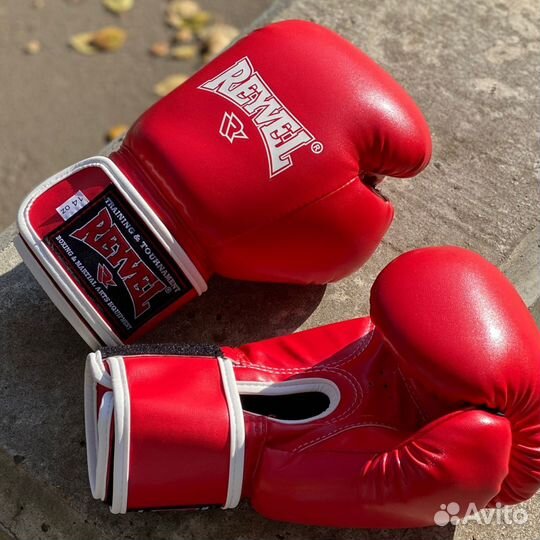 Боксерские перчатки Reyvel красные 10-18 oz