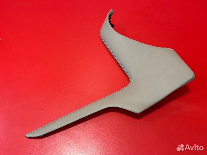 Накладка торпедо центральная правая Lexus Lx570