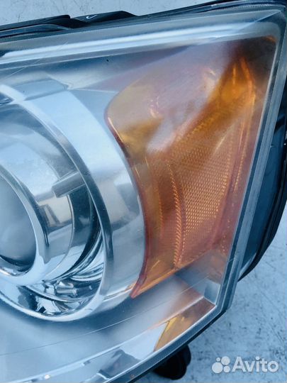 Фара левая Ксенон Леворульная Крайслер Вояжер 5