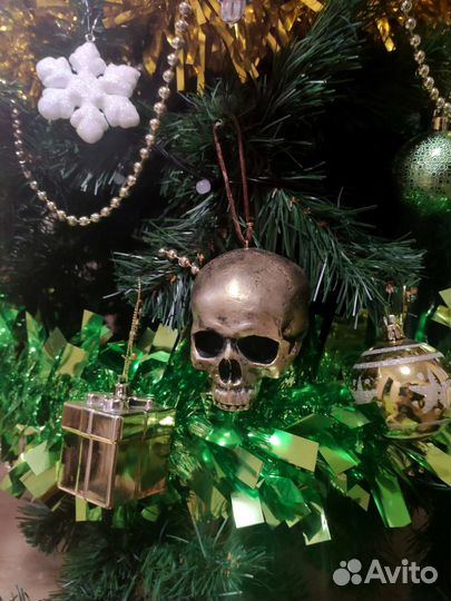 Ёлочные новогодние украшения череп