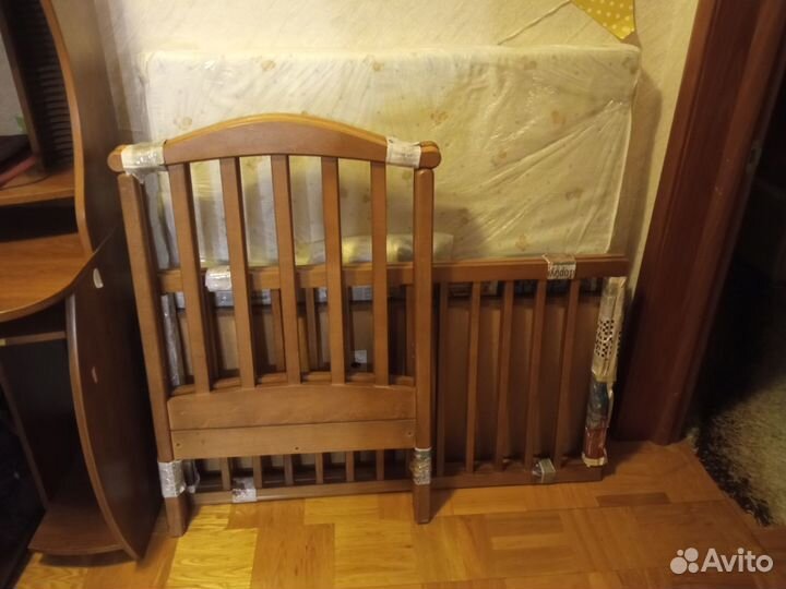 Детская кроватка Гандылян Людмила (орех)