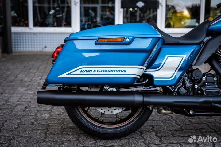 Harley-Davidson street glide ST 117 fast johnnie