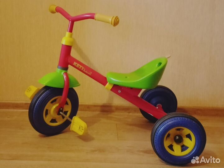 Детский трехколесный велосипед