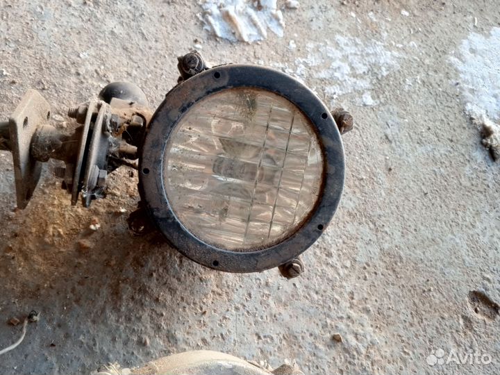 Танковые две фары в отличном состоянии