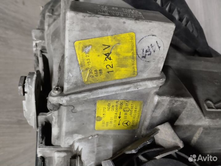 Фара правая Mercedes-Benz 220 ксенон, оригинал