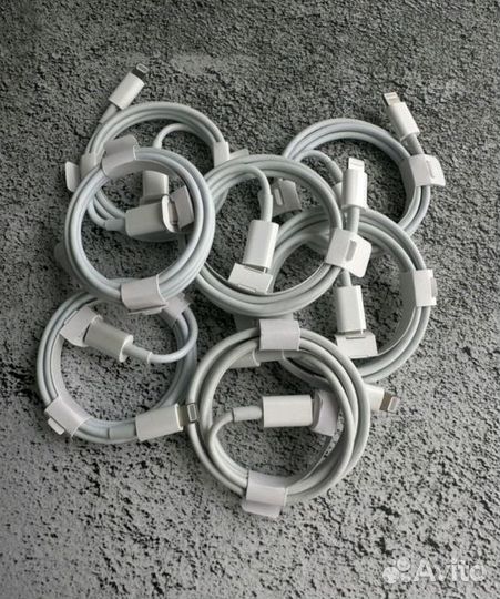 Зарядка на iPhone шнур