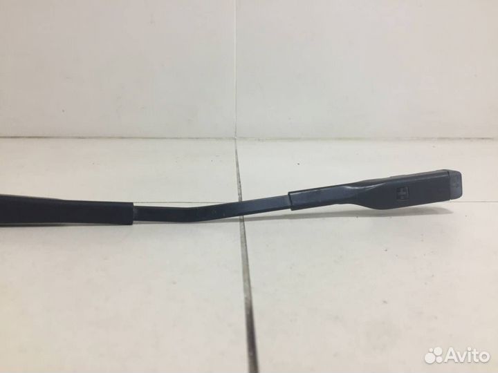 Поводок стеклоочистителя передний левый Skoda Octa