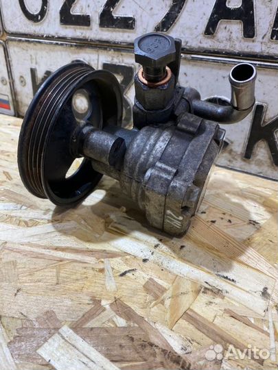 Насос гидроусилителя руля Hyundai H-1 D4BH 2009