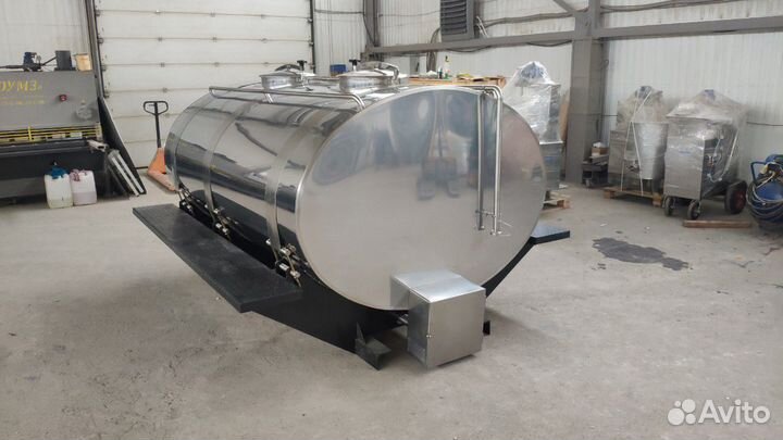 Молоковоз, автоцисцерна для молока