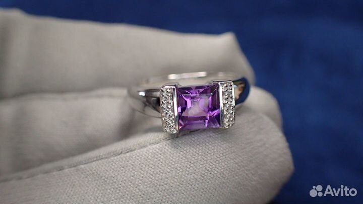 Золотое кольцо с аметистом и бриллиантами