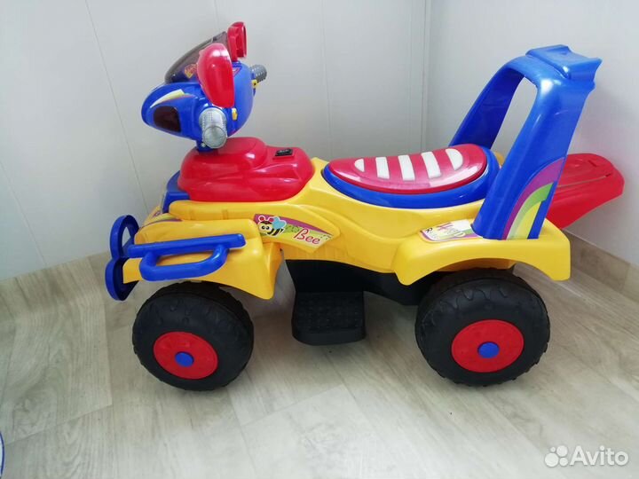 Детский квадроцикл на аккумуляторе