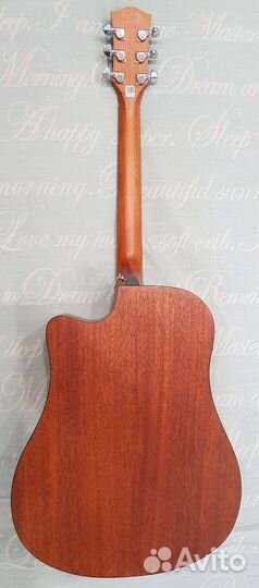 Акустическая гитара