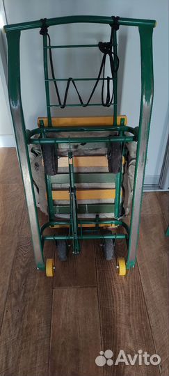 Санки на колесах с ручкой