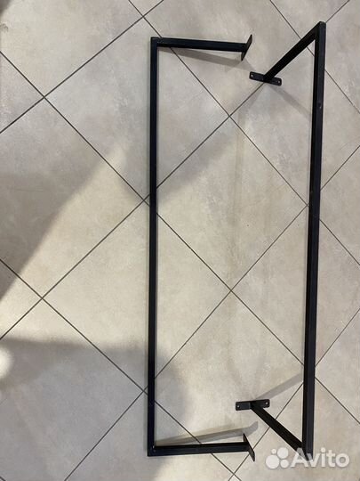 Вешалка для одежды настенная