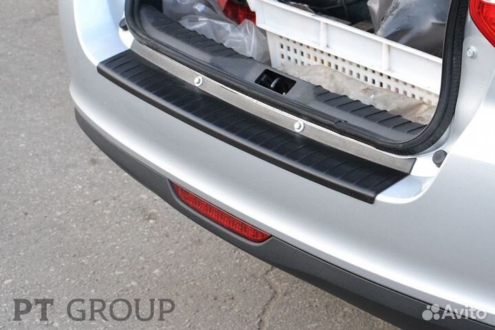 Накладка на задний бампер Лада Гранта (лифтбек)