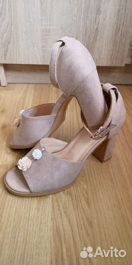 Босоножки женские 39 размер