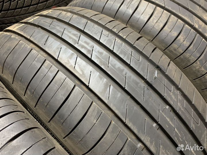 Goodyear EfficientGrip Performance 215/55 R17