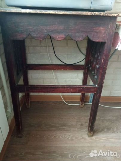 Консоль антикварная
