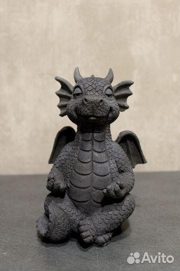 Дракон ручной работы, символ 2024 года