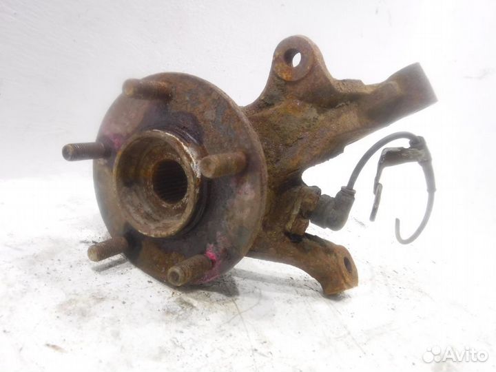 Кулак передний левый GA5R33030A