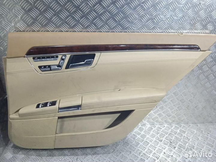 Обшивка двери задней правой (дверная карта) Mercedes S W221 Рестайлинг (09-13) 5.5 Бензин