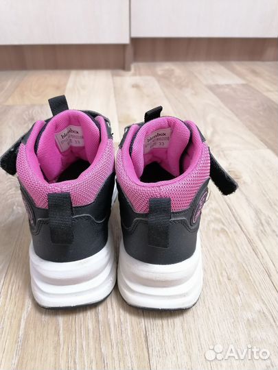 Кроссовки для девочки р. 33