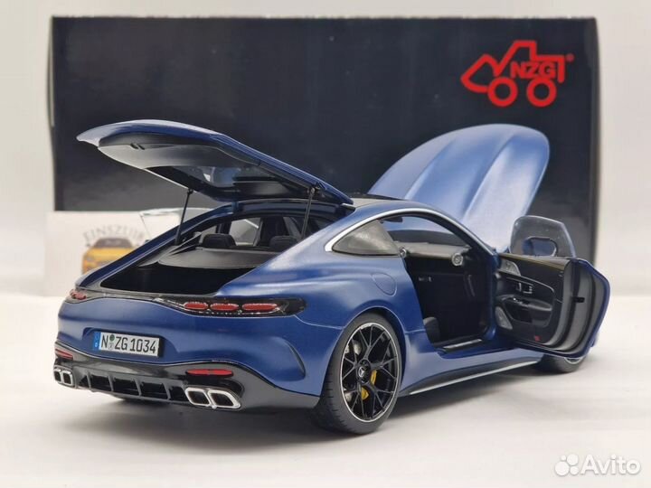 Mercedes AMG GT63 Spectral Blue 1:18 NZG