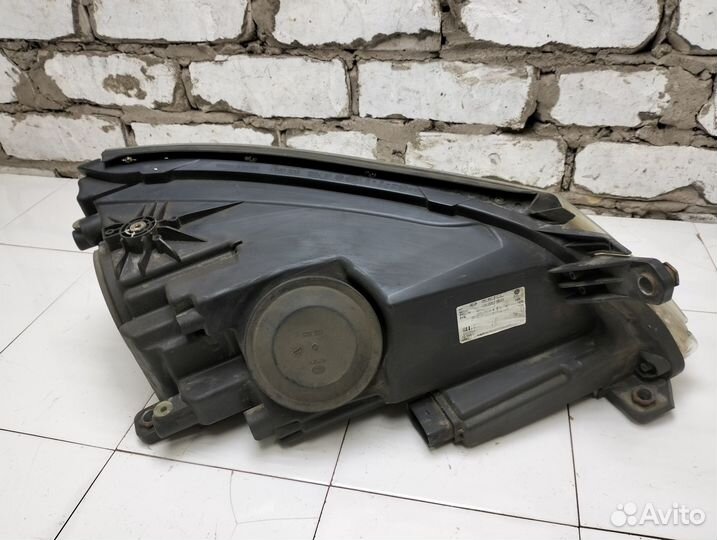 Фара левая Volkswagen Tiguan 1