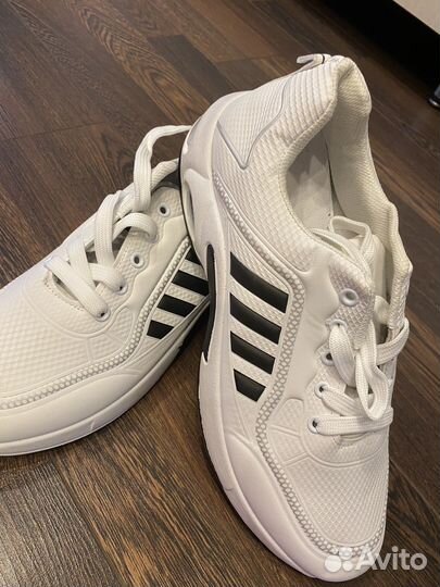 Кроссовки мужские белые