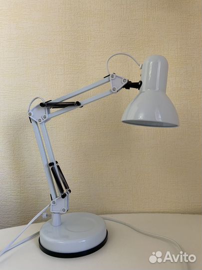 Лампа настольная