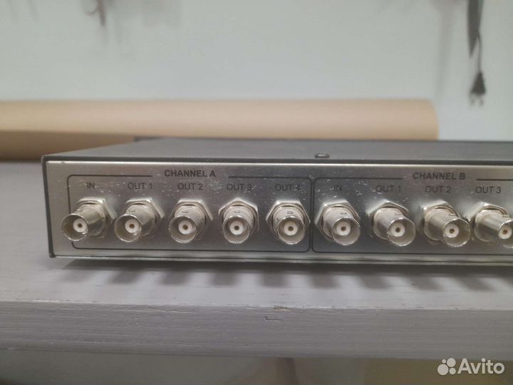 Распределитель видеосигнала Kramer VM-1044