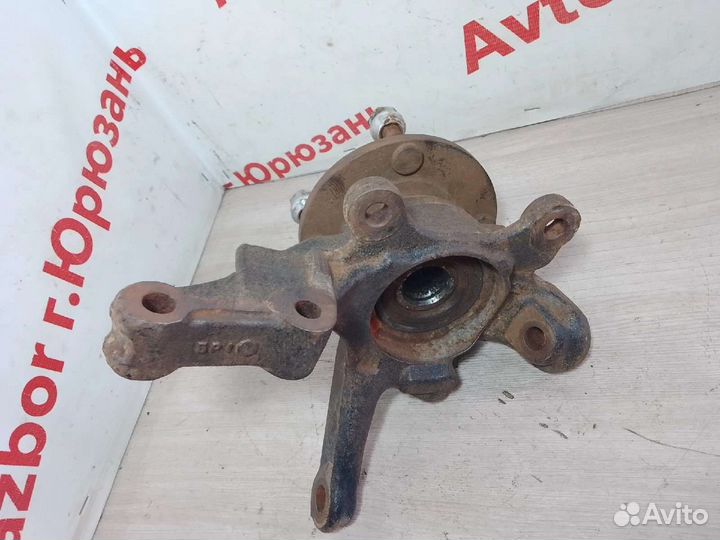 Поворотный кулак передний левый Nissan Almera N16