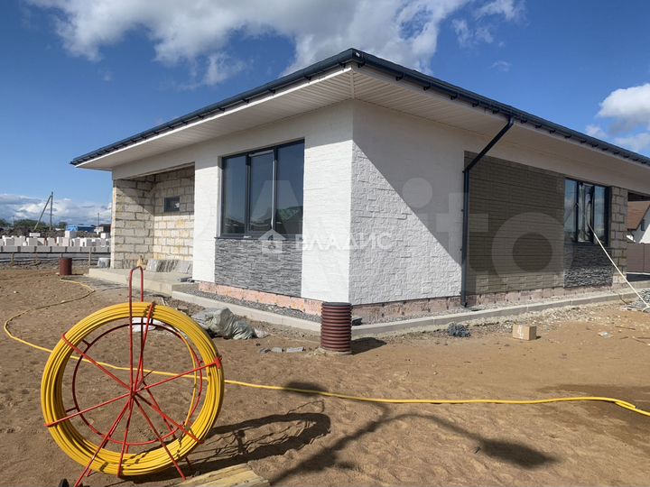 Дом 219,5 м² на участке 8 сот.