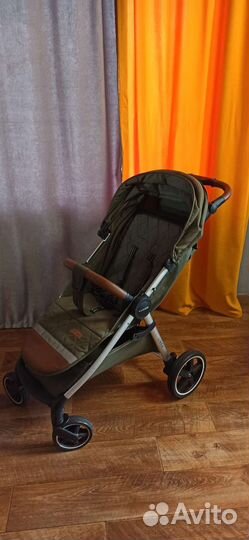 Прогулочная коляска luxmom 730