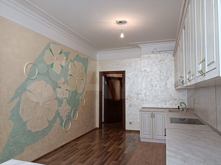 2-к. квартира, 60 м², 3/18 эт.