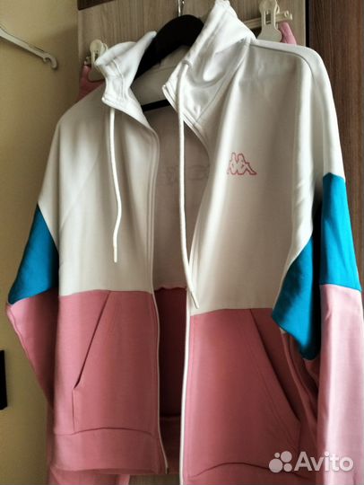 Спортивный костюм женский