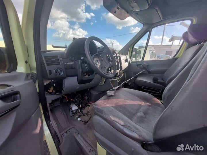 Volkswagen crafter 2011 г Двери