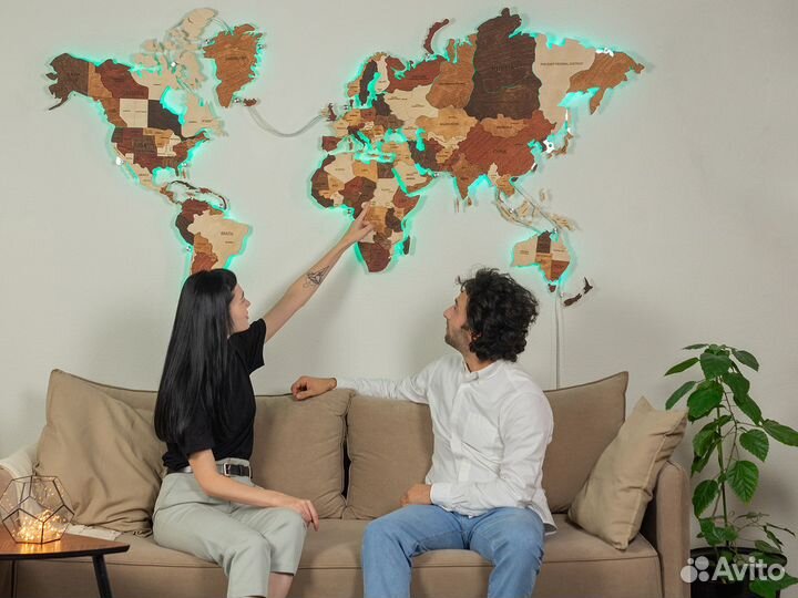 Карта мира из дерева с подсветкой