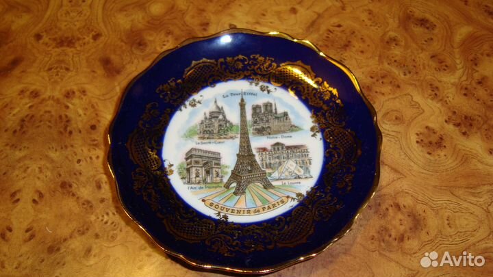 Декоративная фарфоровая тарелка 