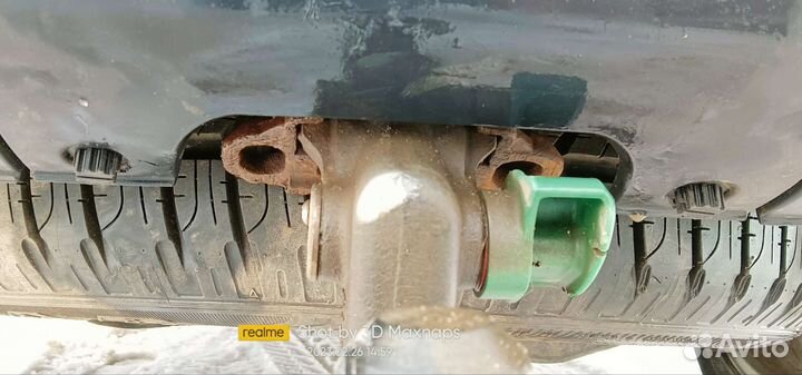 Клипса крышки фаркопа Land Rover аналог DYR500010