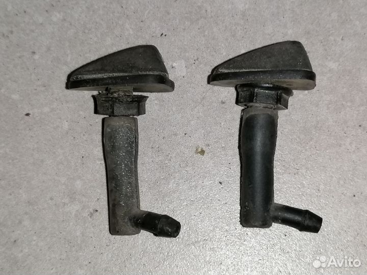 Форсунки омывателя лобового стекла VW Pointer 2004