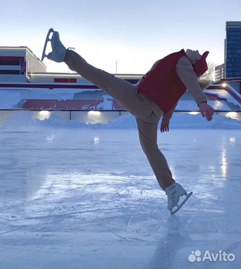 Тренер по фигурному катанию