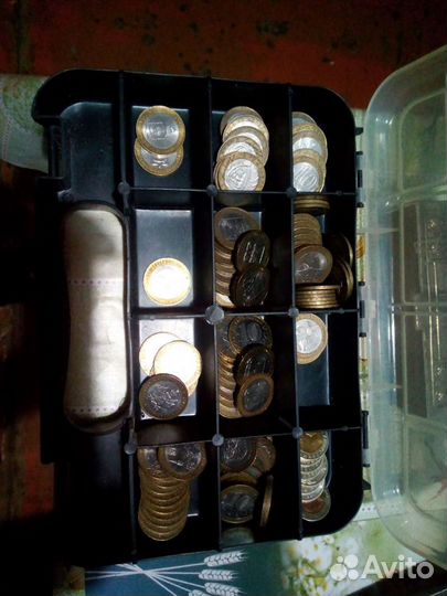 Монеты биметалл 10рублей продаю