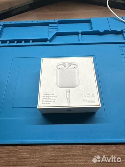 Коробка от наушников airpods