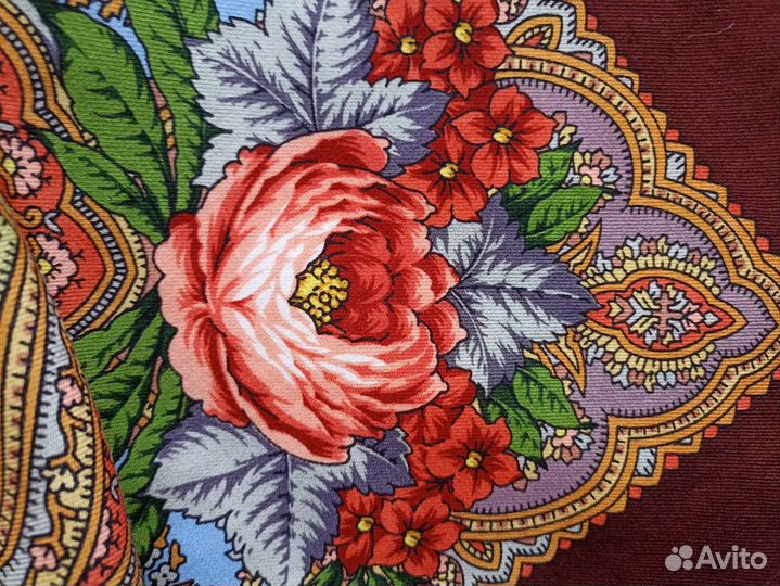 Павловопосадская шаль платок