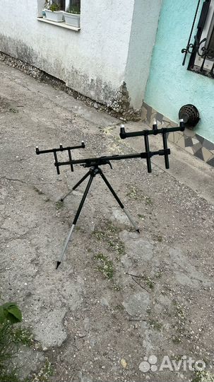 Род-под на 3 удилища на треноге