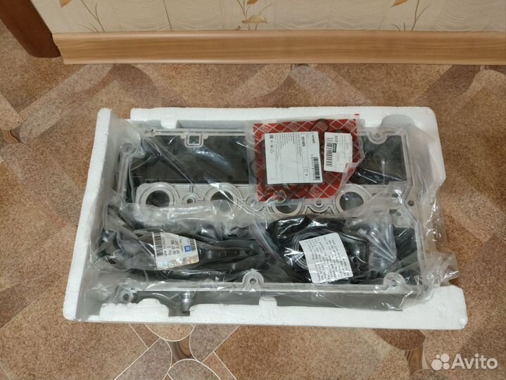 Клапанная крышка Опель op56070258s3