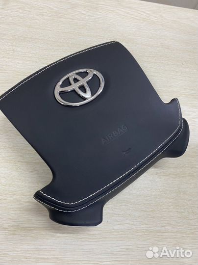 Заглушка в руль toyota land cruiser 200